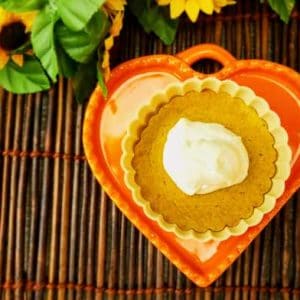 Crustless Pumpkin Pie Recipe to die for. All the goodness of pumpkin pie without the carbs and grains. 4 Net Carbs. Gluten Free | Keto Friendly | Single Serving Portion Control. #Keto #Thanksgiving #CrustlessPie #PumpkinPie #KetoThanksgiving