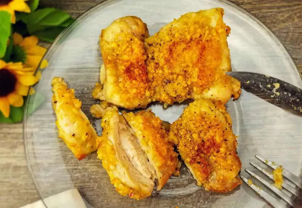 An easy keto air fryer recipe for crispy boneless skinless chicken thighs.